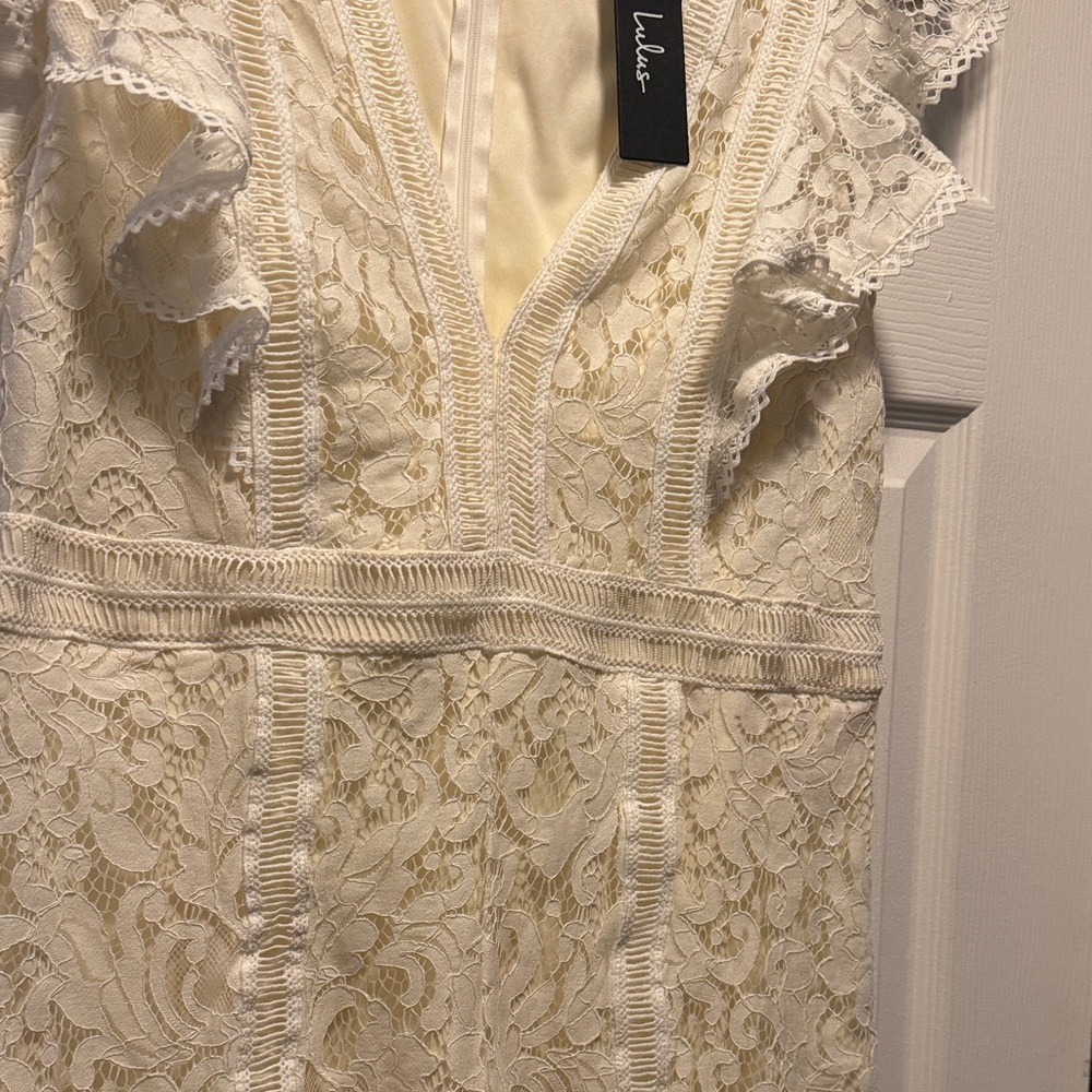 Lulu's White Strapless Lace Romper with V-Neck - Picture 4 of 5